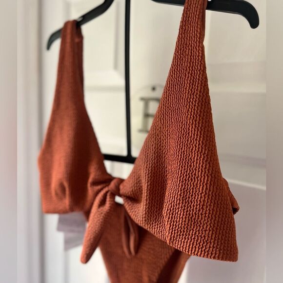 NWT MONDAY SWIM brown clay crinkle bikini Portugal Top - Picture 3 of 5